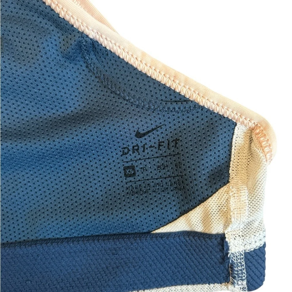 Nike Lot of 2 Sports Bras XS Windrunner Cross Back & Nike Pro Swoosh Padded
